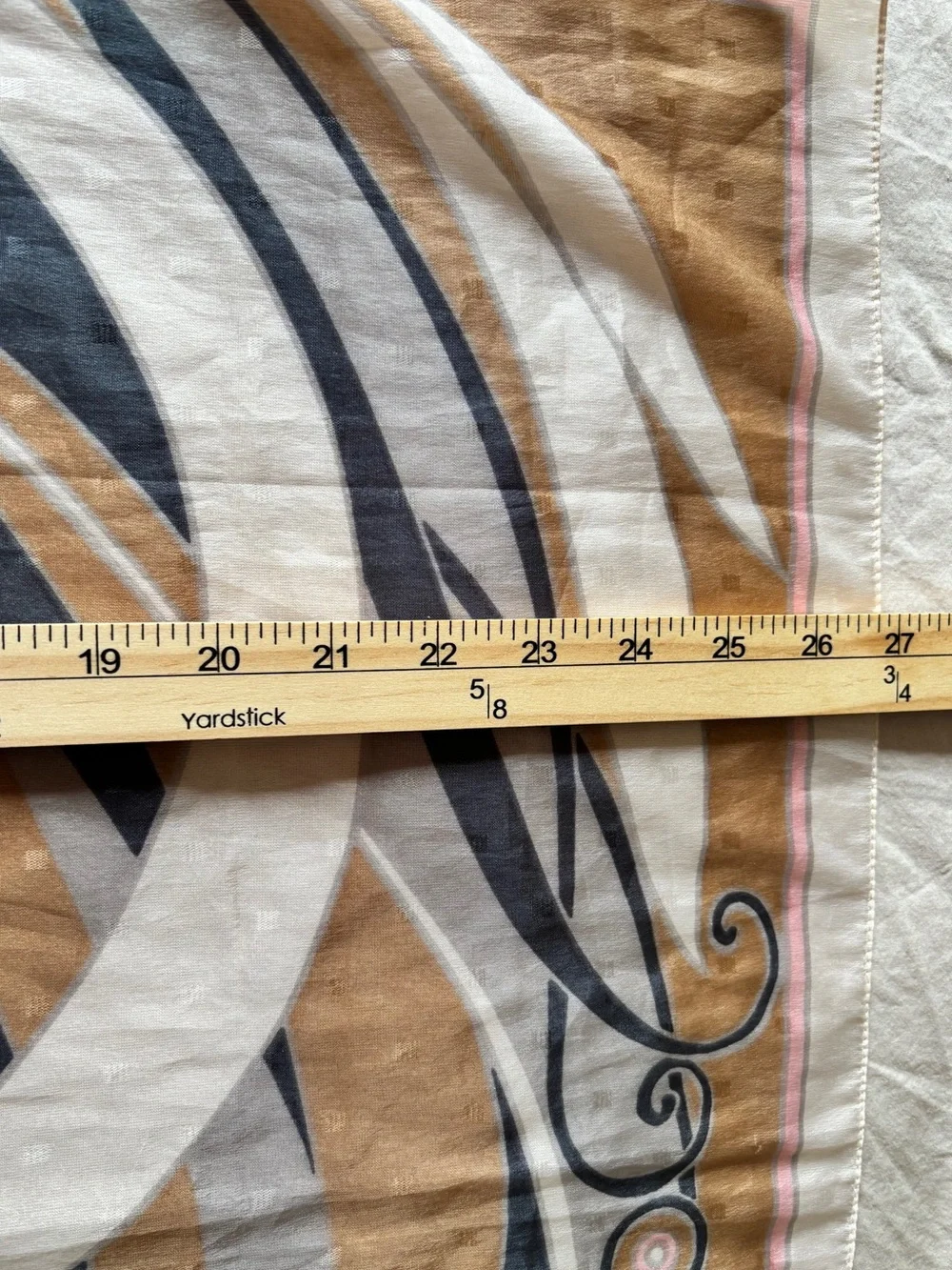 American Vintage elegant square